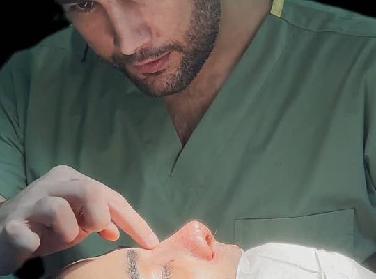 بهترین جراح زیبایی پروتز و لیفت سینه