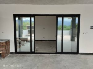 ساخت درب و پنجره و توری آلومینیوم و upvc