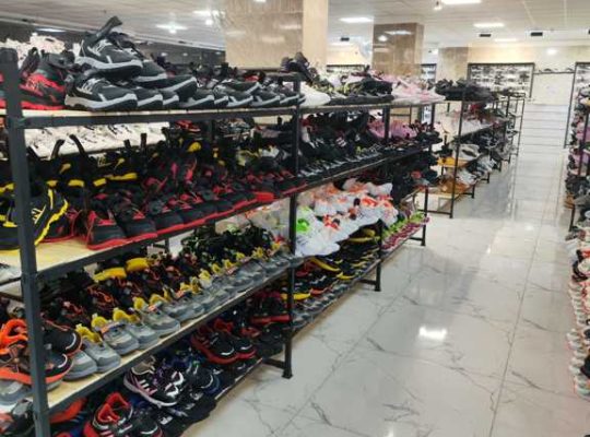 کفش و‌ کتونی ورزشی آرجی در کرج