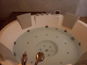 تعمیر وان _ جکوزی _ کابین دوش _ فلاش تانک توکار والهنگ  09121507825